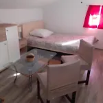 Apartman Iva *