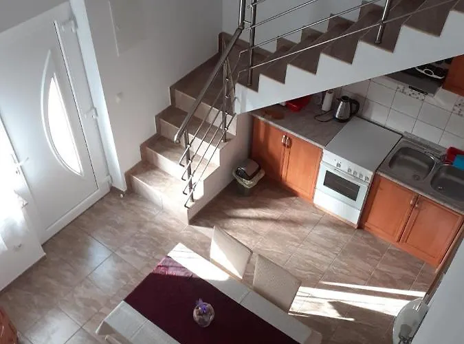 Iva Apartament *
